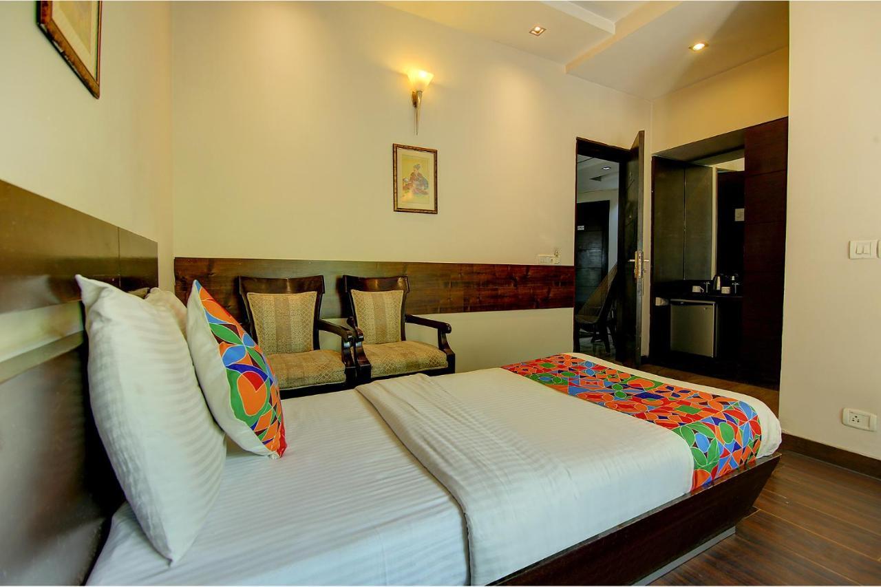 FabHotel Phoenix Hospitality Gurgaon Buitenkant foto